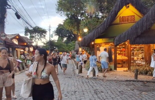 Rua do Mucuge: O Que Fazer a Noite em Arraial d’Ajuda